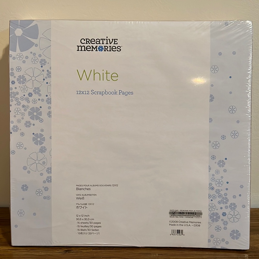 - “RETIRED” CREATIVE MEMORIES SCRAPBOOK PAGES & PAGE PROTECTORS